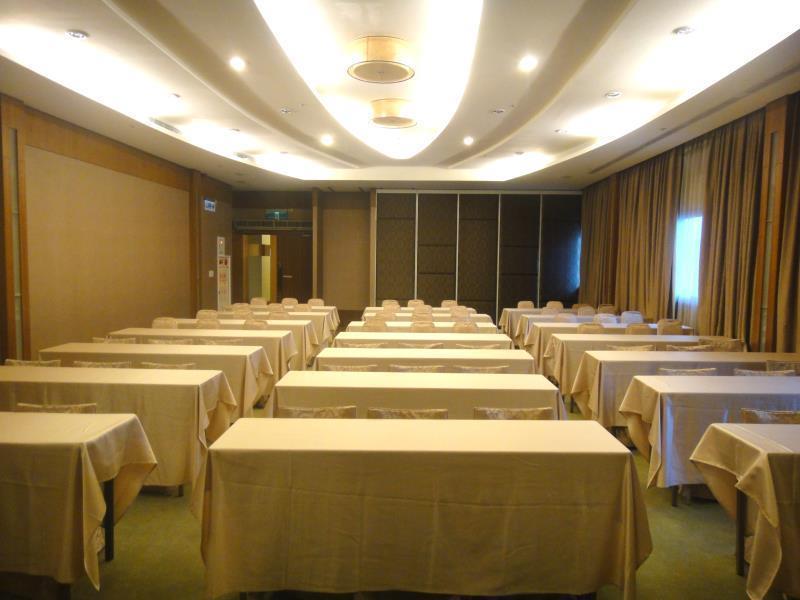 First Hotel Taipei Dış mekan fotoğraf