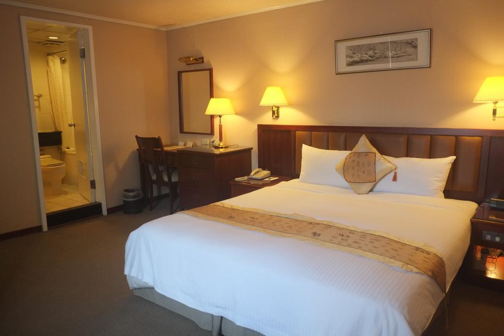 First Hotel Taipei Dış mekan fotoğraf